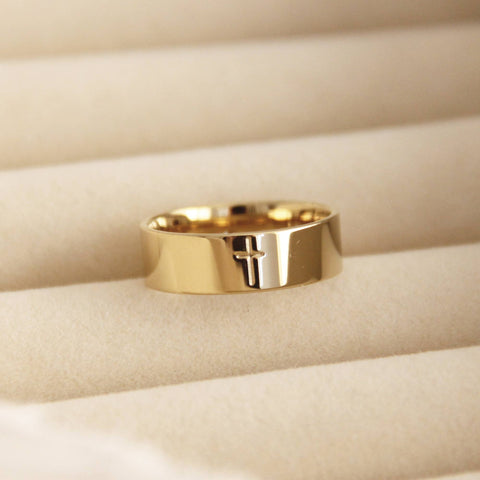 Cross 18K Gold Band Ring