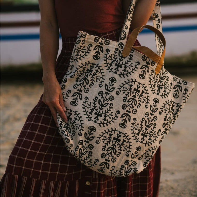 Carryall Block Print Tote- Meadow Folk