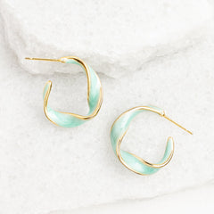 Twist Hoops in Soft Mint