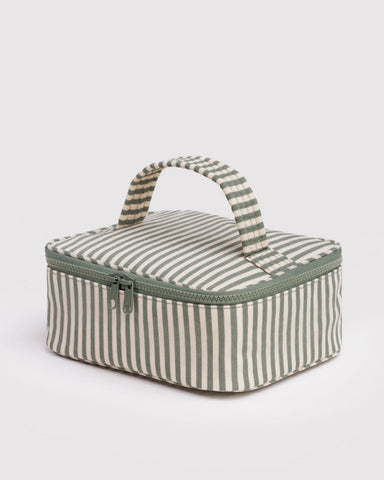 A compact cosmetic case designed to make packing easier

Recycled heavyw...