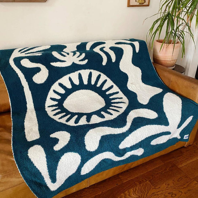 Paradise Plush Throw - Pacific Blue