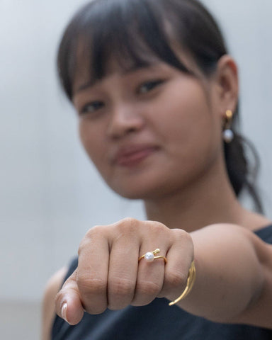 Eden's Promises of Hope Ring features a beautiful half-domed fresh-water...