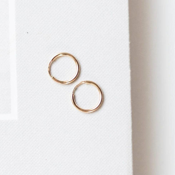 gold minimalist jewelry