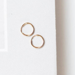 gold minimalist jewelry